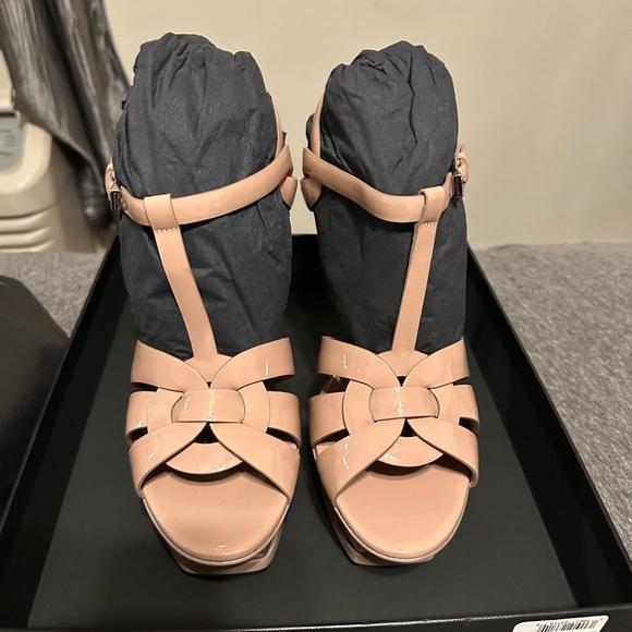 SAINT LAURENT TRIBUTE PLATFORM SANDALS IN PATENT LEATHER - Picture 2 of 11